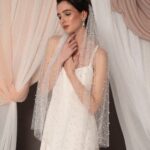 Velo da sposa lungo in tulle con perle applicate, Velo Perle, accessorio romantico da sposa