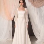 Abito da sposa Hanna Pois con maniche in tulle plumetis, scollo quadrato e gonna ampia, stile romantico e retrò